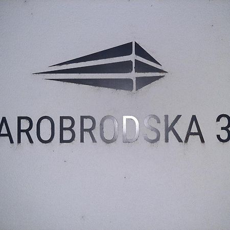 Apartman Viaggio 斯雷姆斯卡米特罗维察 外观 照片
