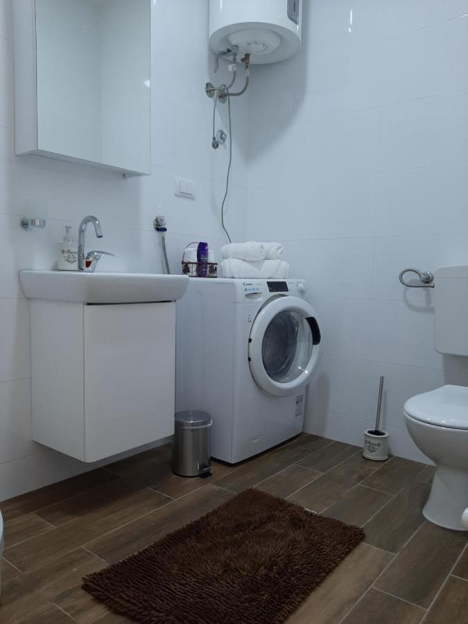 Apartman Viaggio 斯雷姆斯卡米特罗维察 外观 照片