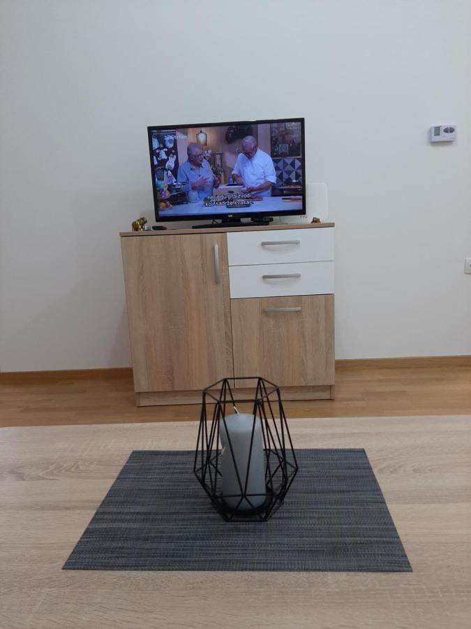 Apartman Viaggio 斯雷姆斯卡米特罗维察 外观 照片