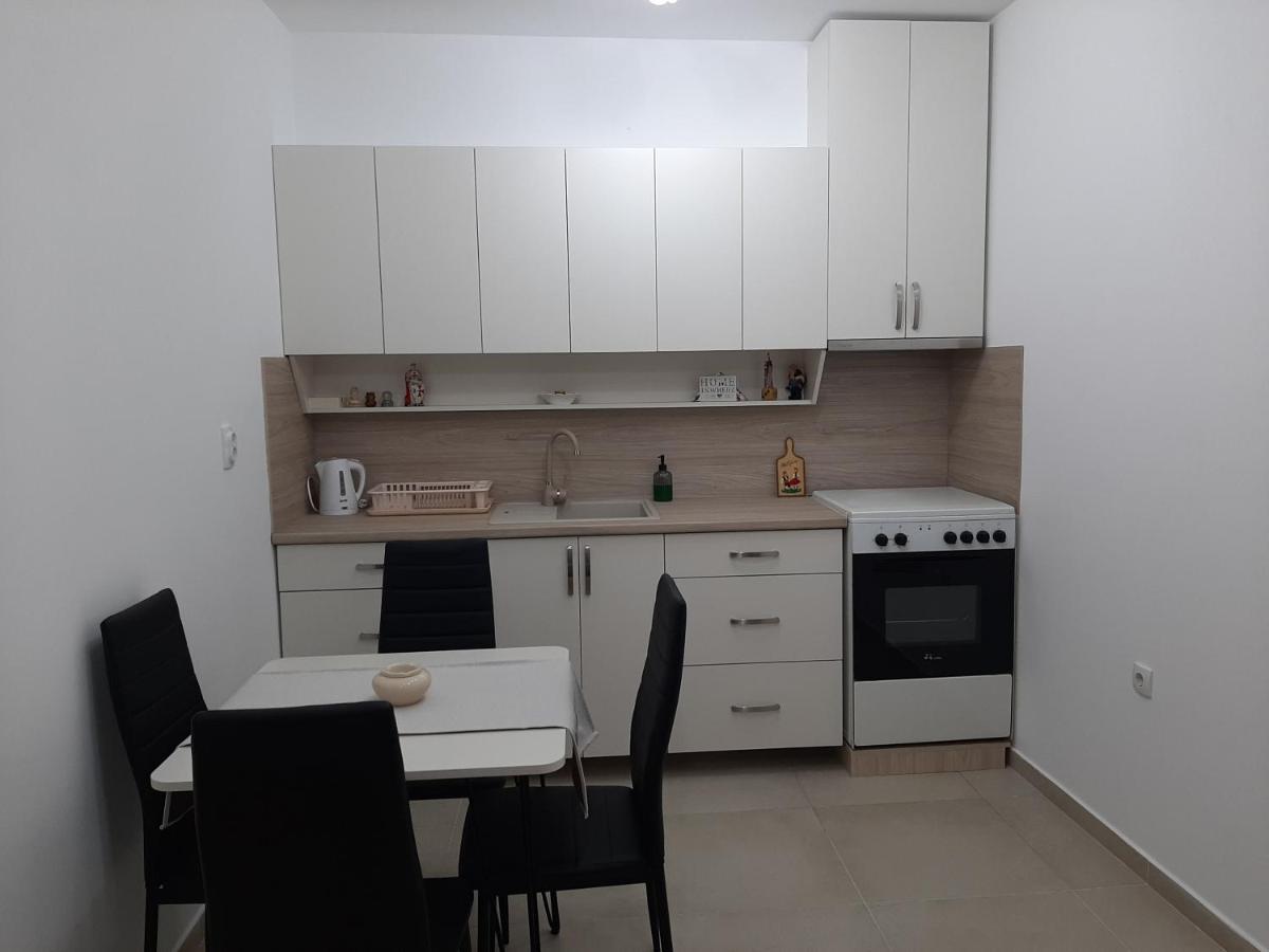 Apartman Viaggio 斯雷姆斯卡米特罗维察 外观 照片