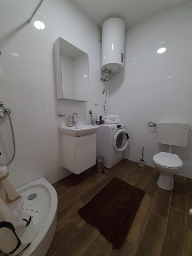 Apartman Viaggio 斯雷姆斯卡米特罗维察 外观 照片