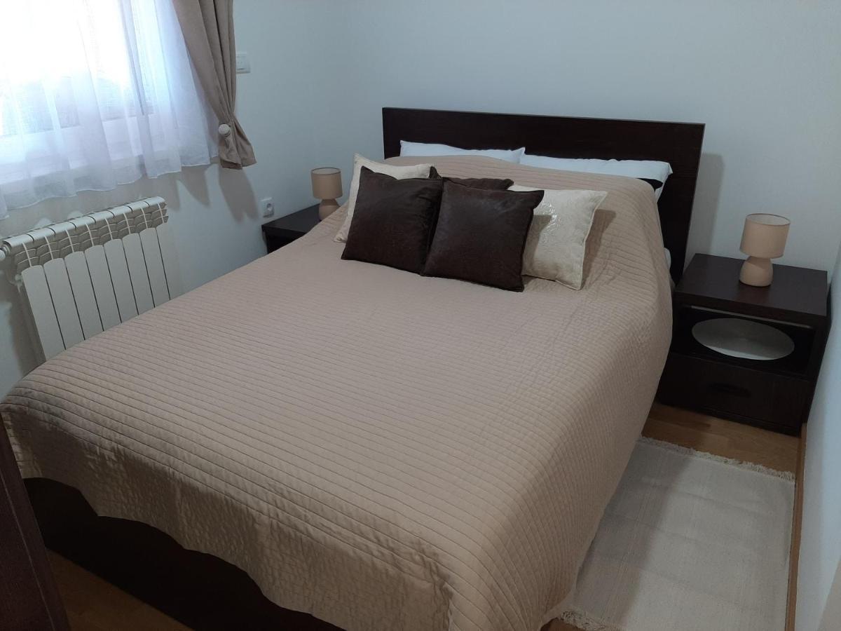 Apartman Viaggio 斯雷姆斯卡米特罗维察 外观 照片