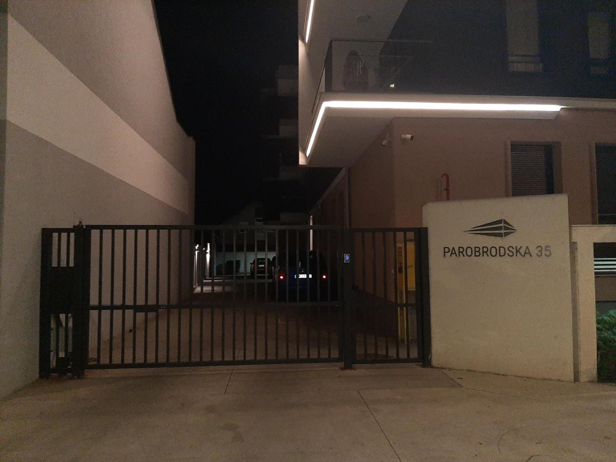 Apartman Viaggio 斯雷姆斯卡米特罗维察 外观 照片